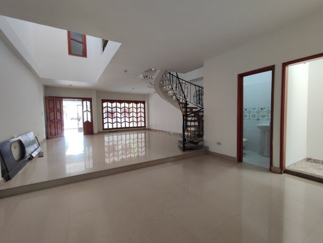 Casa de 5 alcobas en venta en Santa Lucia, Cúcuta, 279 m² · foto 4 de 24