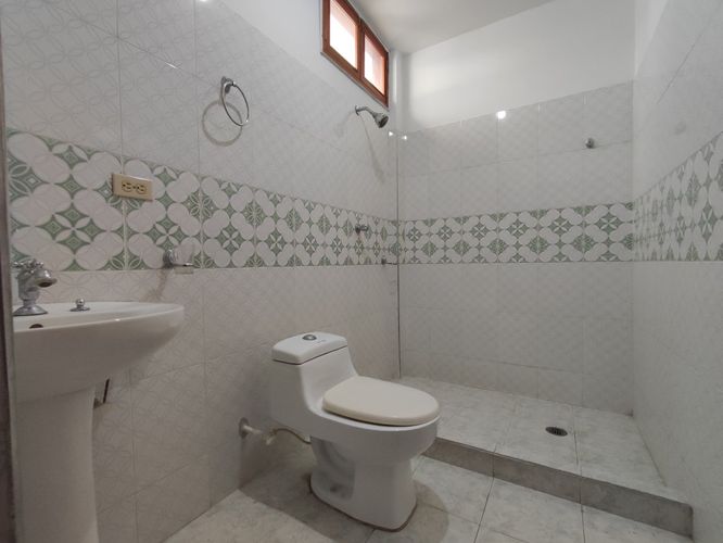 Casa de 5 alcobas en venta en Santa Lucia, Cúcuta, 279 m² · foto 8 de 24
