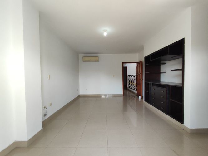 Casa de 5 alcobas en venta en Santa Lucia, Cúcuta, 279 m² · foto 10 de 24