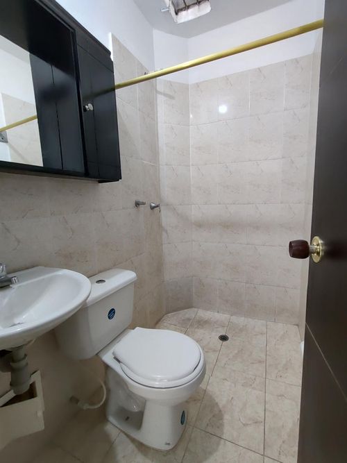 Casa de 2 alcobas en venta en Ub. Portal De Los Alcaceres, Villa del Rosario, 70 m² · foto 5 de 7