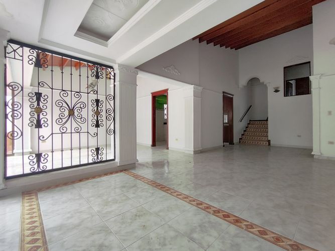 Casa de 4 alcobas en venta en Patios Centro, Los Patios, 260 m² · foto 2 de 21