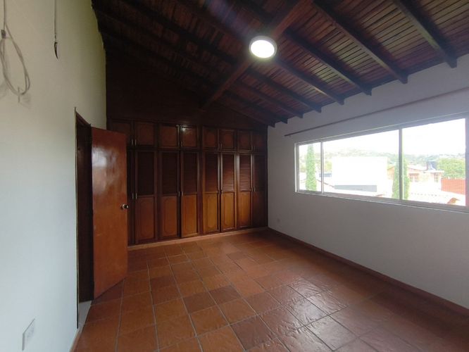 Casa de 5 alcobas en venta en Lomita Hermosa, Villa del Rosario, 176 m² · foto 9 de 15