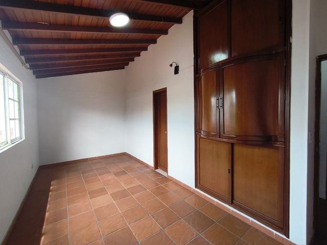Casa de 5 alcobas en venta en Lomita Hermosa, Villa del Rosario, 176 m² · foto 10 de 15