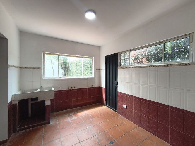 Casa de 5 alcobas en venta en Lomita Hermosa, Villa del Rosario, 176 m² · foto 14 de 15