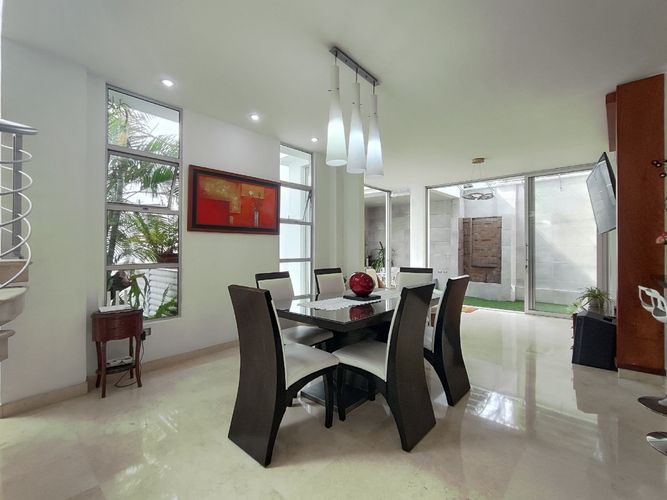Casa de 4 alcobas en venta en La Floresta, Los Patios, 420 m² · foto 3 de 23