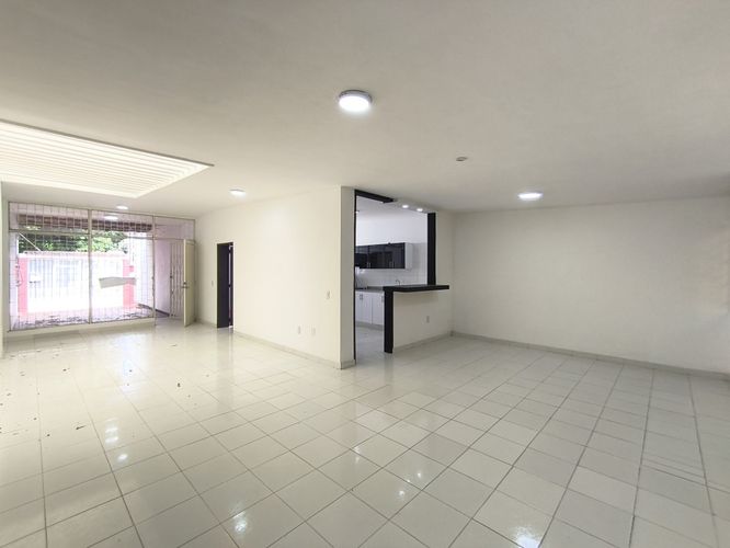Casa de 4 alcobas en venta en La Ceiba, Cúcuta, 208 m² · foto 3 de 18