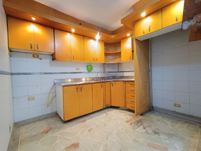 Casa de 5 alcobas en venta en Bellavista, Cúcuta, 263 m² · foto 3 de 24