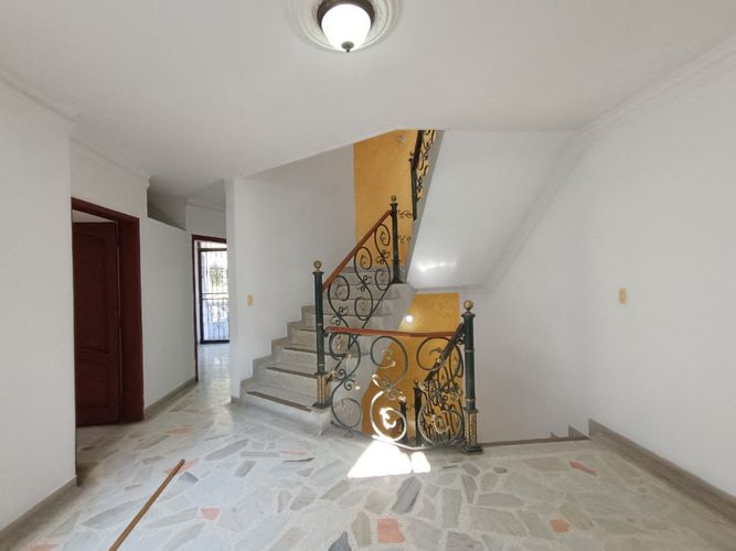Casa de 5 alcobas en venta en Bellavista, Cúcuta, 263 m² · foto 10 de 24