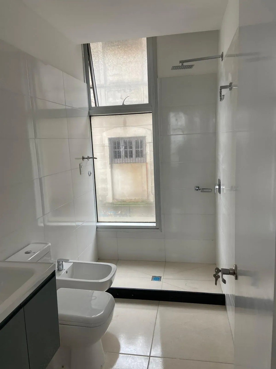 ALQUILER EN CIUDAD VIEJA, PROXIMO AL PUERTO, A ESTRENAR, 1 DORMITORIO, GASTOS BAJOS · Foto 4