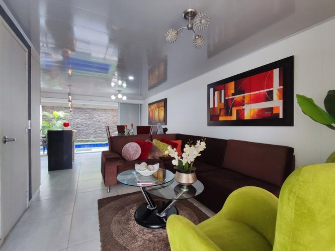 Casa de 3 alcobas en venta en Patios Centro, Los Patios, 200 m² · foto 2 de 19