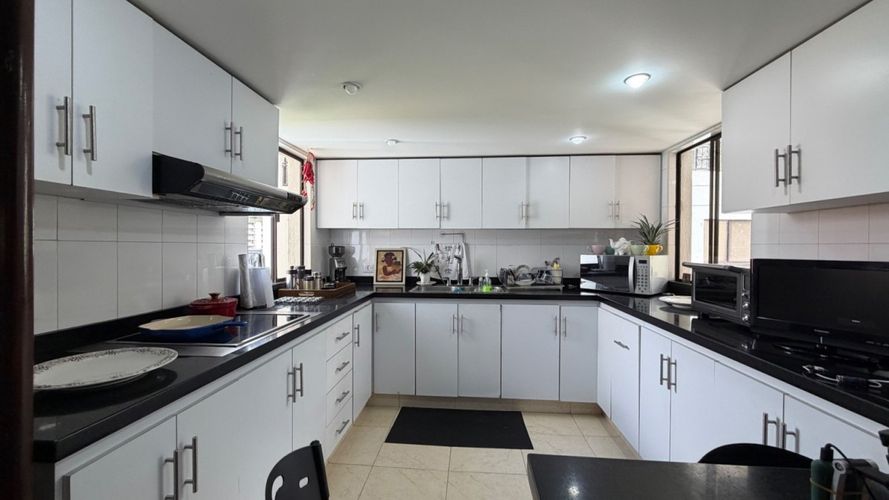 Apartamento en venta en Aguacatal, Cali · foto 4 de 13