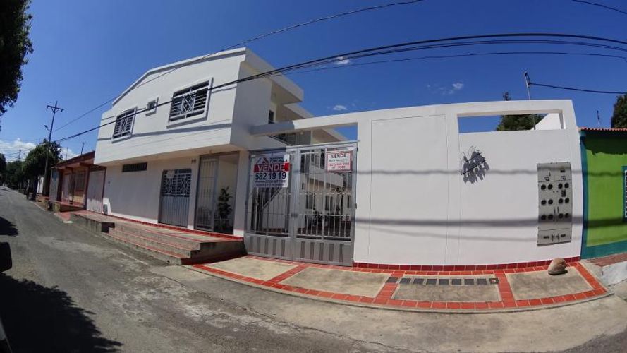 Casa de 3 alcobas en venta en Villa Antigua, Villa del Rosario, 113 m² · foto 2 de 20