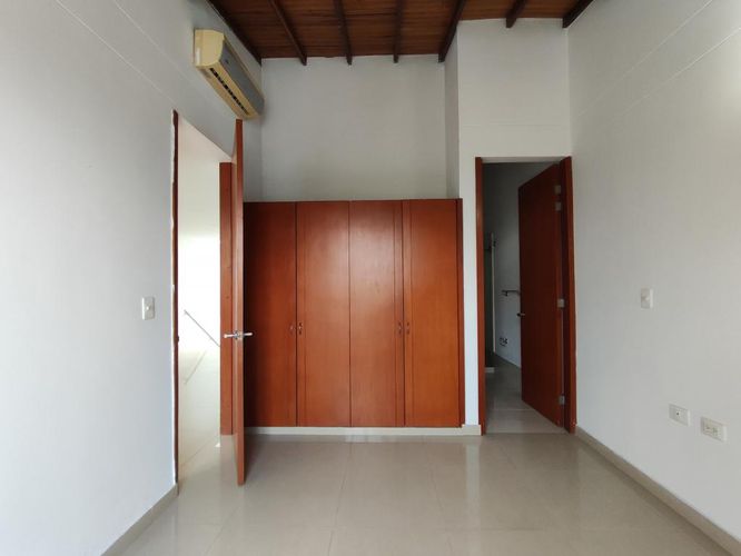 Casa de 3 alcobas en venta en La Floresta, Los Patios, 207 m² · foto 12 de 22