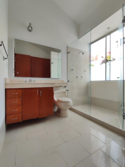 Casa de 3 alcobas en venta en La Floresta, Los Patios, 207 m² · foto 15 de 22