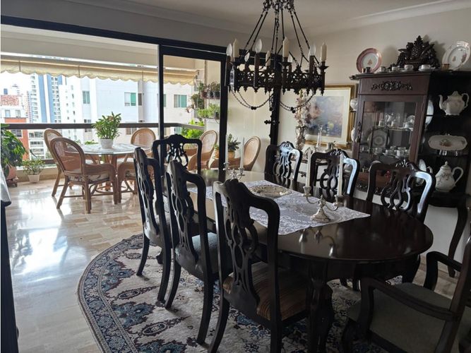 Apartamento de 5 alcobas en venta en Cabecera Del Llano, Bucaramanga, 220 m² · foto 3 de 11
