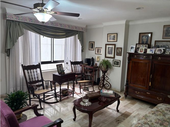 Apartamento de 5 alcobas en venta en Cabecera Del Llano, Bucaramanga, 220 m² · foto 4 de 11
