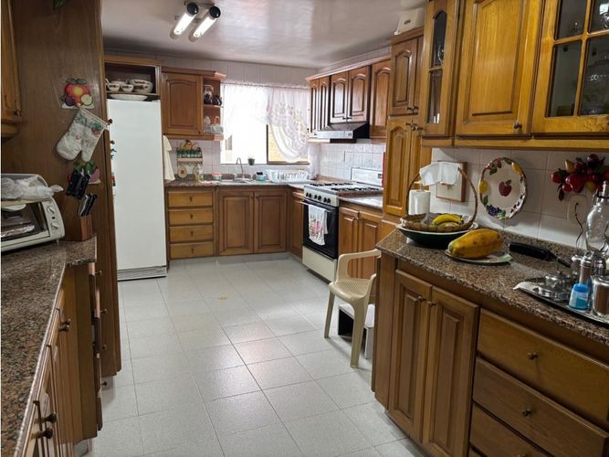 Apartamento de 5 alcobas en venta en Cabecera Del Llano, Bucaramanga, 220 m² · foto 7 de 11