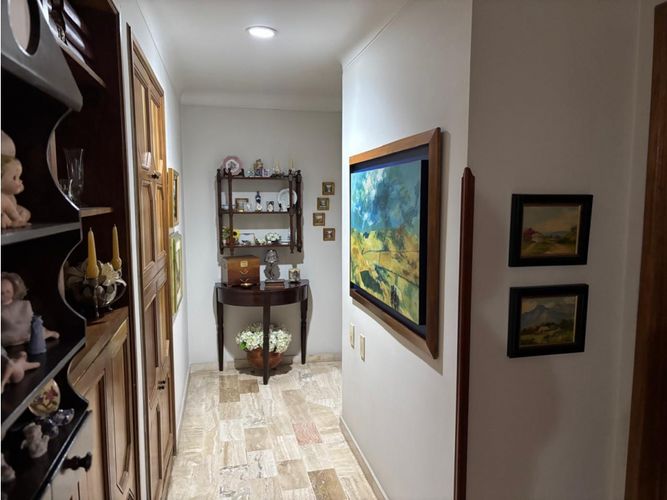 Apartamento de 5 alcobas en venta en Cabecera Del Llano, Bucaramanga, 220 m² · foto 8 de 11