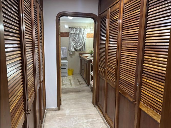 Apartamento de 5 alcobas en venta en Cabecera Del Llano, Bucaramanga, 220 m² · foto 10 de 11