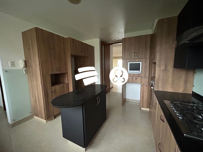 Apartamento de 3 alcobas en venta en Los Balsos, Medellín, 272 m² · foto 4 de 21