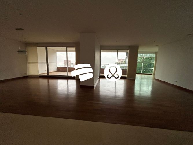 Apartamento de 3 alcobas en venta en Los Balsos, Medellín, 272 m² · foto 10 de 21