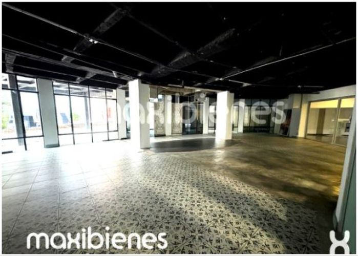 Local en arriendo en Los Balsos, Medellín, 135 m² · foto 4 de 6