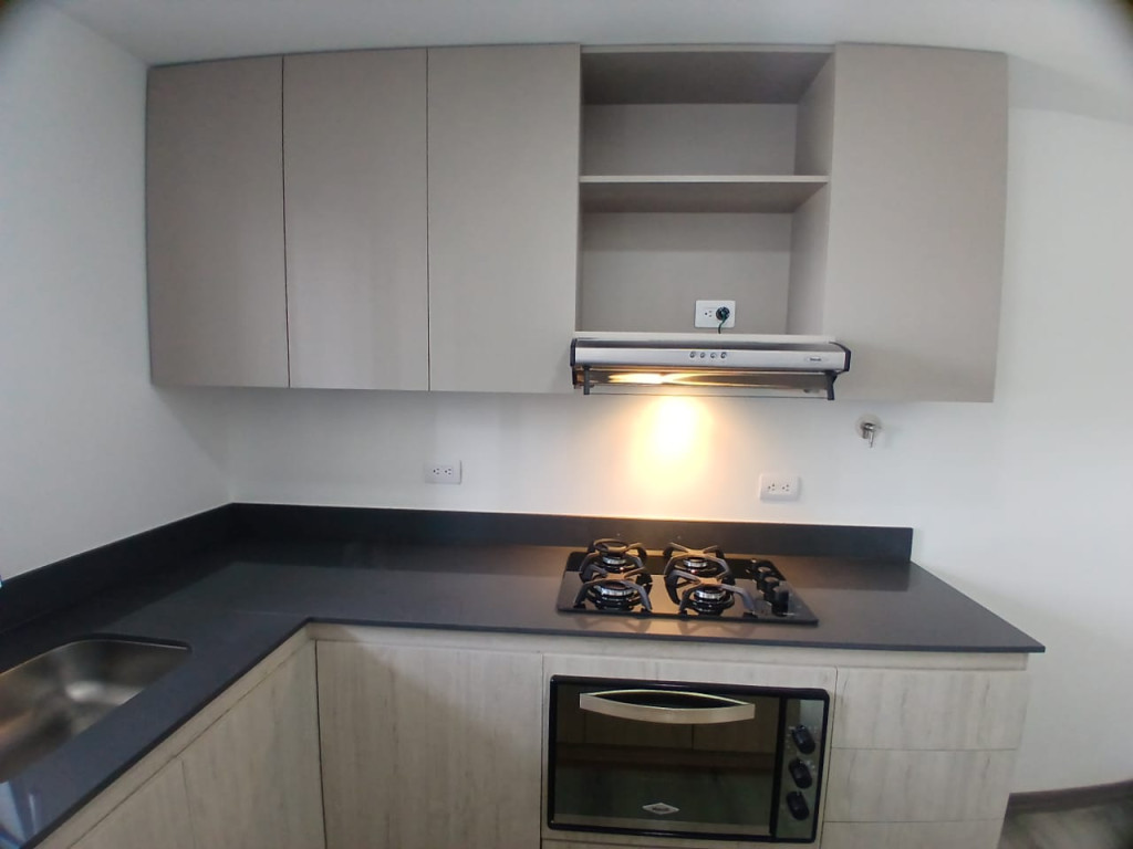 Apartamento en arriendo en El Poblado, Medellín · foto 6 de 12