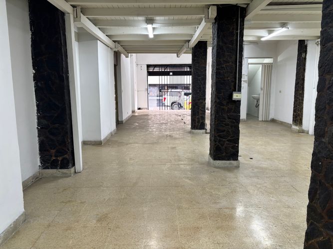 Local en arriendo en La Candelaria, Medellín, 210 m² · foto 8 de 9