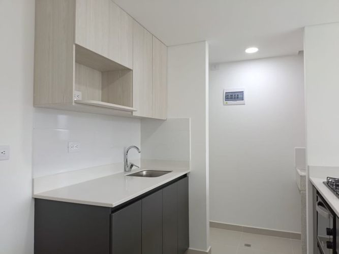 Apartamento de 3 alcobas en venta en San Juan Bautista, Itagüí, 67 m² · foto 8 de 17