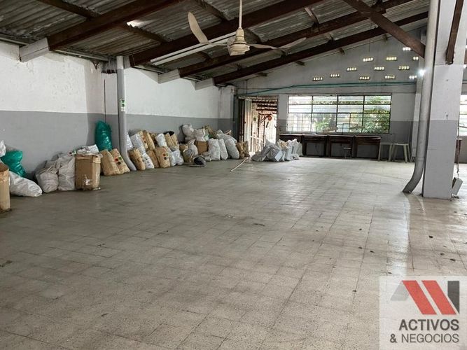 Bodega en arriendo en Colombia, Medellín, 600 m² · foto 3 de 7