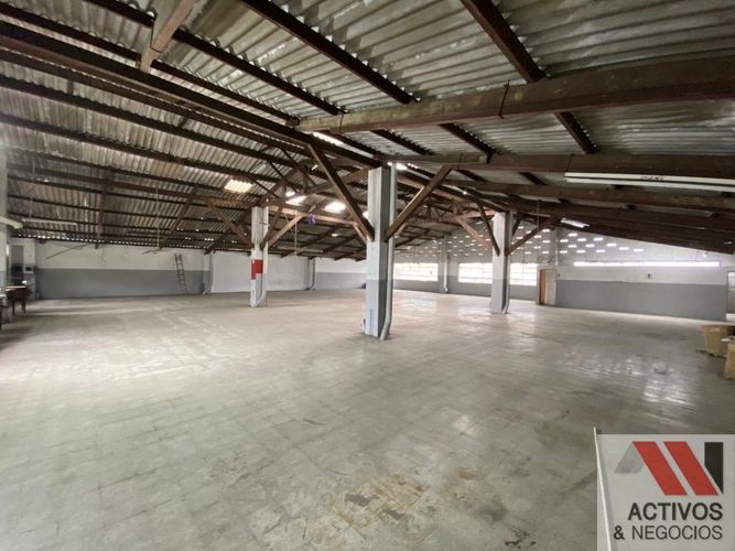 Bodega en arriendo en Colombia, Medellín, 600 m² · foto 5 de 7