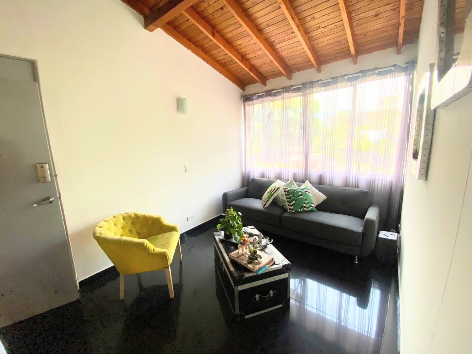 Apartamento en venta en Loma Del Esmeraldal, Envigado · foto 3 de 12