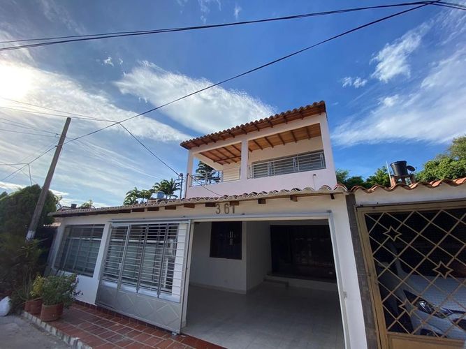 Casa de 4 alcobas en venta en Santander, Villa del Rosario, 280 m² · foto 2 de 19