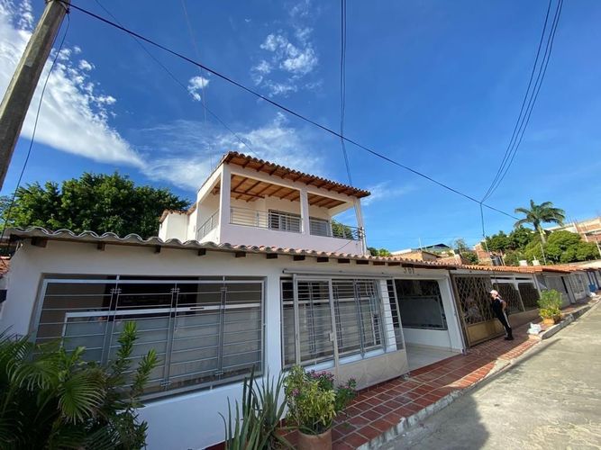 Casa de 4 alcobas en venta en Santander, Villa del Rosario, 280 m² · foto 3 de 19