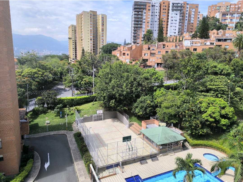 Apartment for sale in Loma de los bernal, Medellín 4