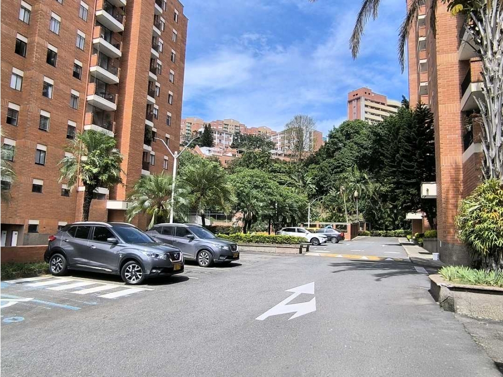 Apartment for sale in Loma de los bernal, Medellín 5