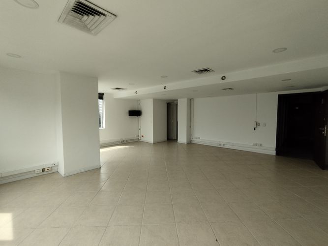 Oficina en arriendo en El Poblado, Medellín, 51 m² · foto 2 de 9