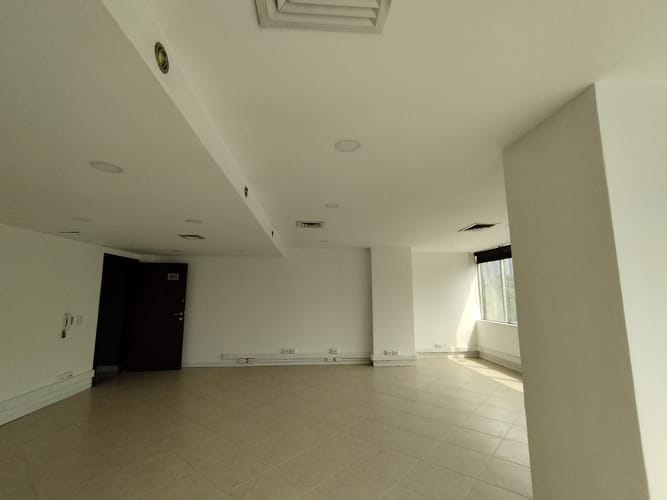 Oficina en arriendo en El Poblado, Medellín, 51 m² · foto 4 de 9