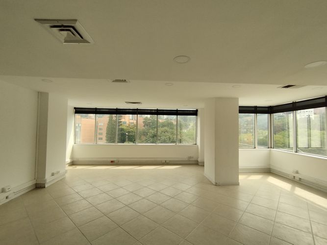 Oficina en arriendo en El Poblado, Medellín, 51 m² · foto 6 de 9