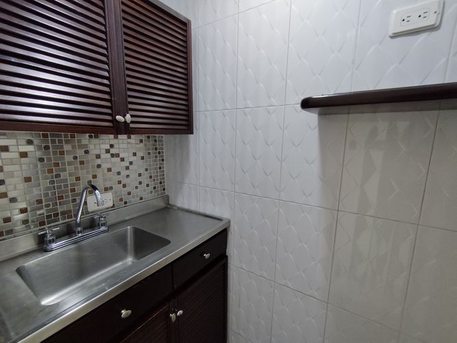 Oficina en arriendo en El Poblado, Medellín, 51 m² · foto 8 de 9