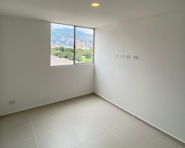 Apartamento de 3 alcobas en venta en San Juan Bautista, Itagüí, 64 m² · foto 8 de 11