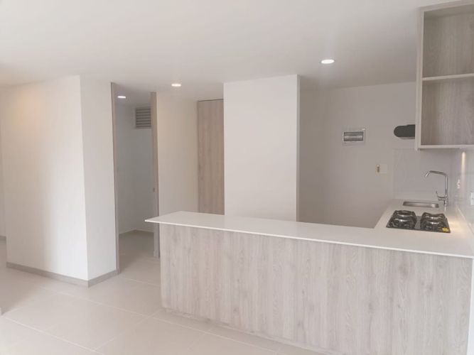 Apartamento de 3 alcobas en venta en San Juan Bautista, Itagüí, 68 m² · foto 2 de 15