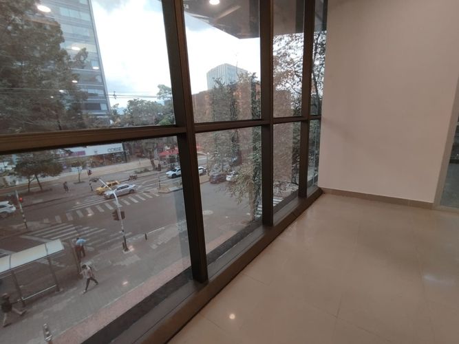 Oficina en arriendo en El Poblado, Medellín, 209 m² · foto 9 de 10