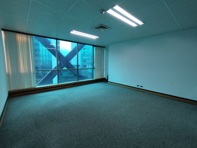 Oficina en arriendo en El Poblado, Medellín, 48 m² · foto 4 de 9