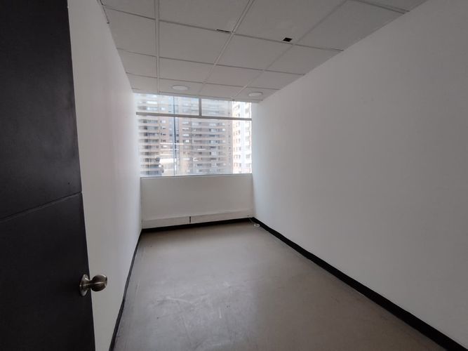 Oficina en arriendo en Villa Carlota, Medellín, 509 m² · foto 7 de 15