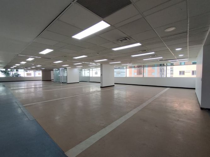 Oficina en arriendo en Villa Carlota, Medellín, 506 m² · foto 4 de 16