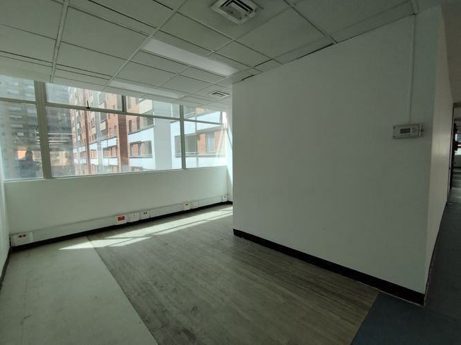 Oficina en arriendo en Villa Carlota, Medellín, 506 m² · foto 7 de 16