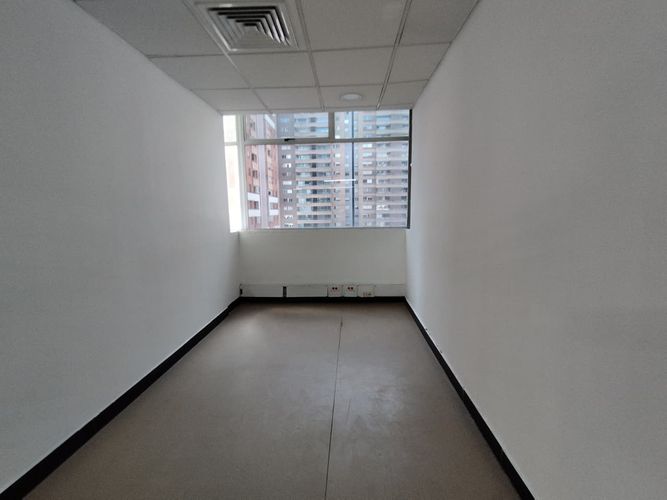 Oficina en arriendo en Villa Carlota, Medellín, 506 m² · foto 10 de 16