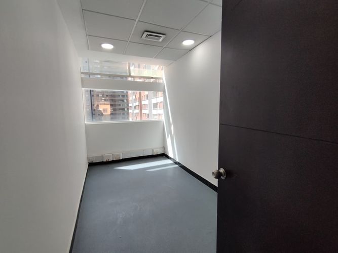 Oficina en arriendo en Villa Carlota, Medellín, 506 m² · foto 12 de 16