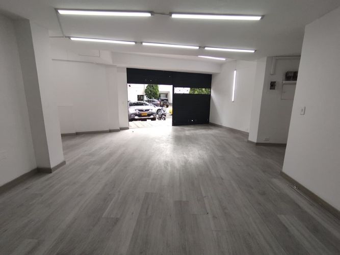 Local en arriendo en El Poblado, Medellín, 42 m² · foto 3 de 8